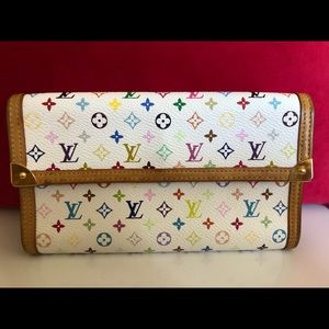 Louis Vuitton international wallet